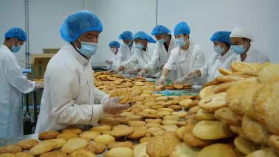单次出口270万个特色馕 香喷喷的伊犁馕实现规模效益双丰收